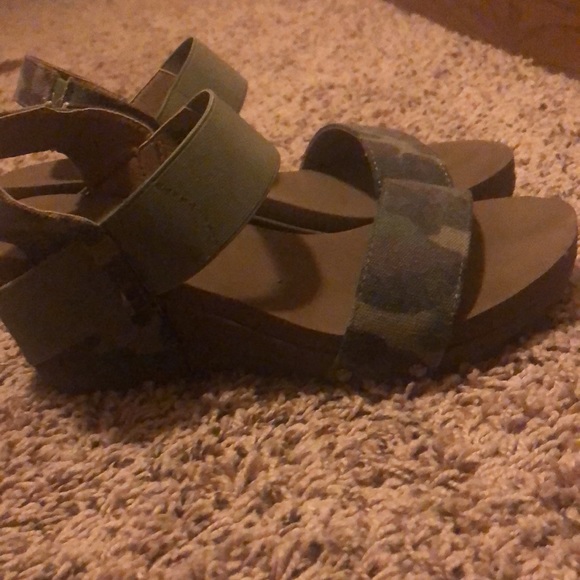 Boutique by corky sandal camo - Picture 5 of 6